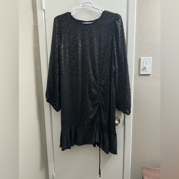 torrid Dresses & Skirts - Torrid NWT Studio Knit Ruched Metallic Dress Women’s Size 4x